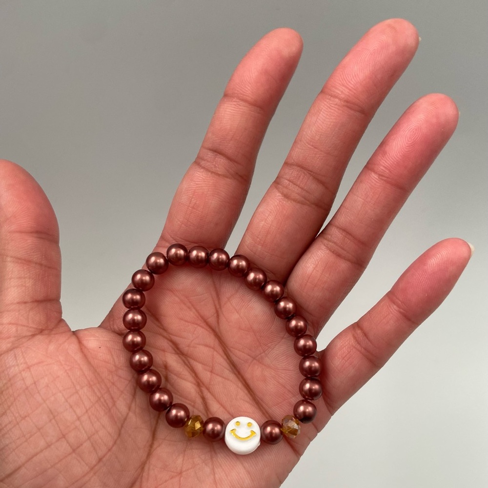 Handmade Trendy Y2K Inspired Smiley Face Faux Pearl Glass Bead Stretch Bracelet